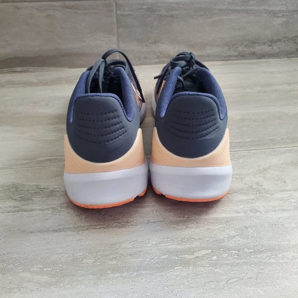 New Balance Running Shoes - Picture 4 of 5